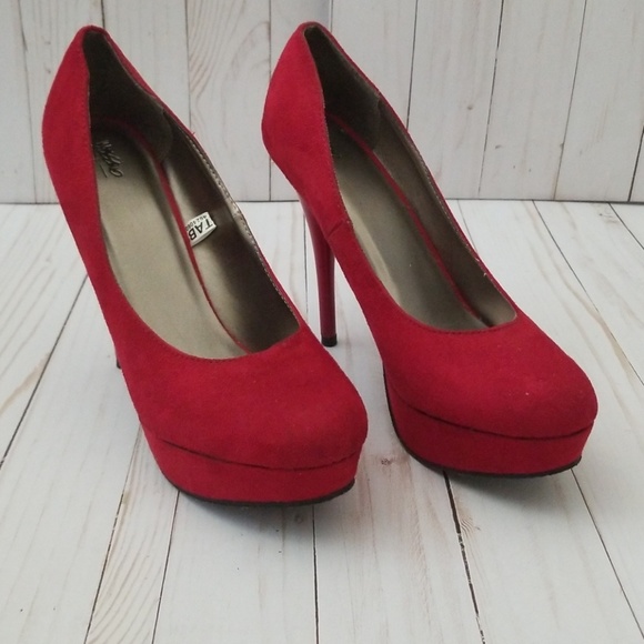 Heels - Picture 1 of 4